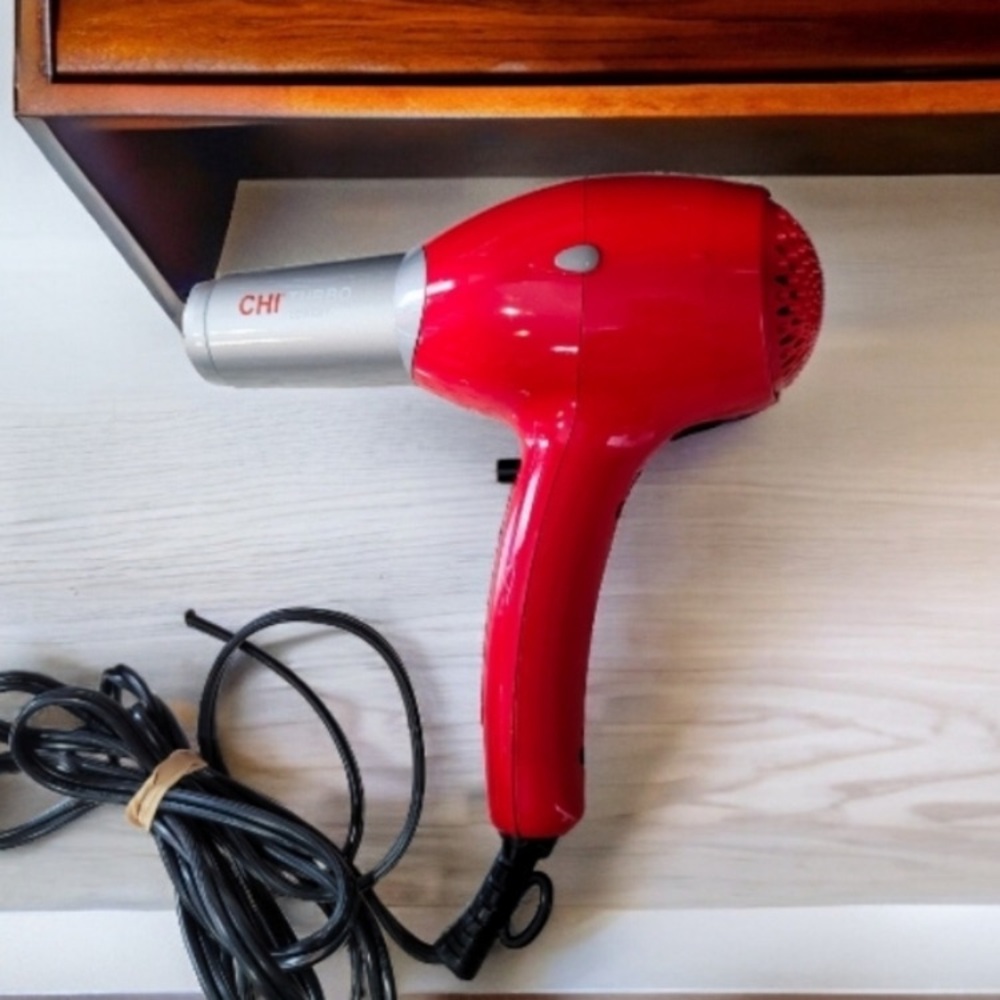 Chi Turbo Low EMF 1300 W Red Hair Dryer Diffuser Ceramic Great Condition